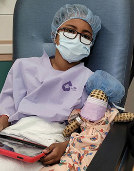 DJ and his giraffe Jax are prepped by the Seattle Children&rsquo;s care team for surgery