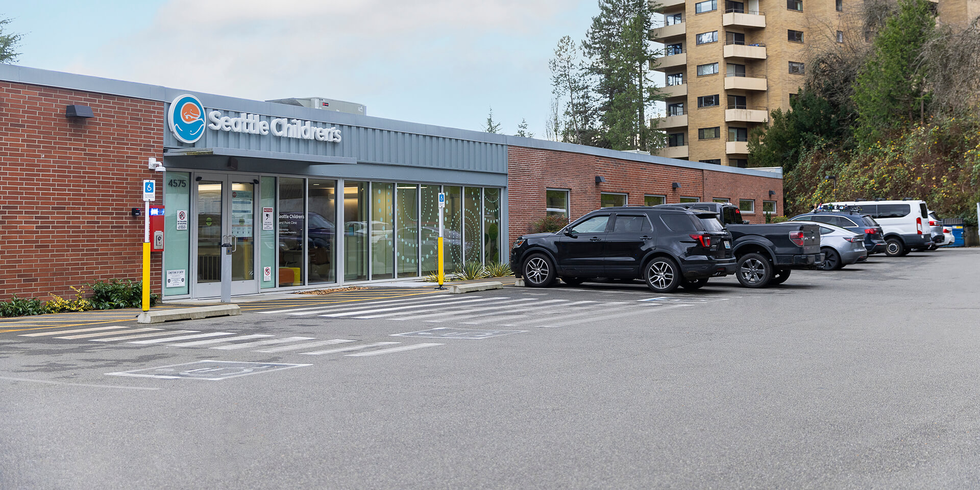 Exterior of Seattle Children's Sand Point Clinic