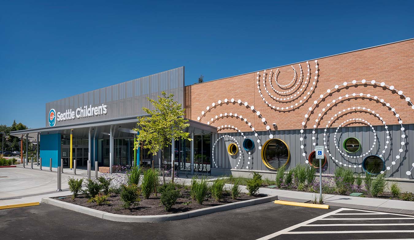 An exterior view of Seattle Children's North Clinic in Everett