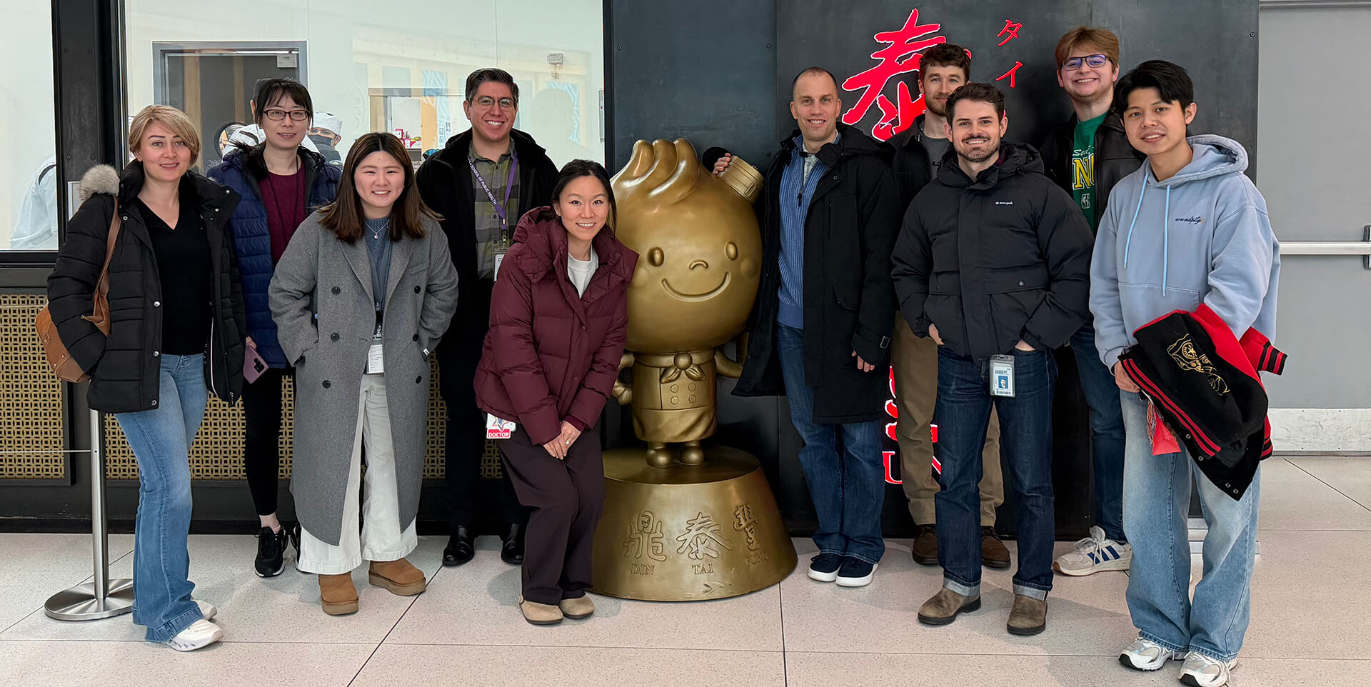 Group photo of Heczey Lab members