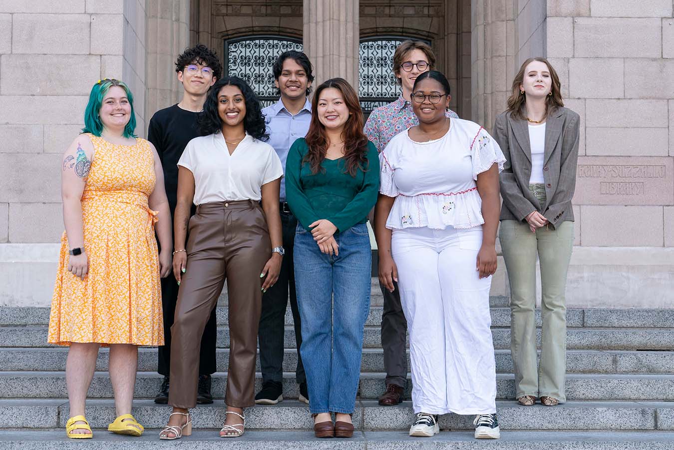 Students in front of Suzzallo Library